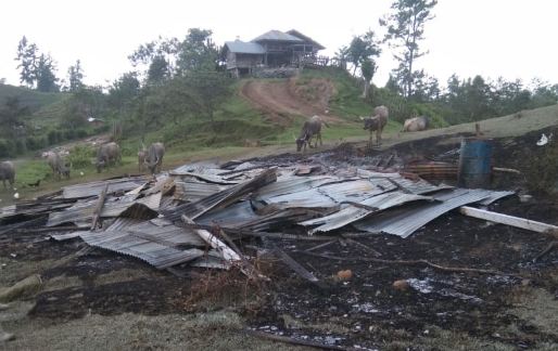 Dua Rumah Bantuan Dinas Peternakan Bener Meriah Rata dengan Tanah, Diduga Dibakar OTK