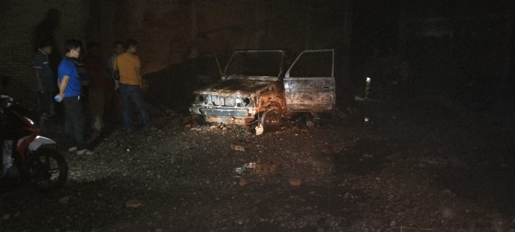 Mobil Keluarga Ketua DPRK Aceh Tenggara Diduga Dibakar Orang Tak Dikenal