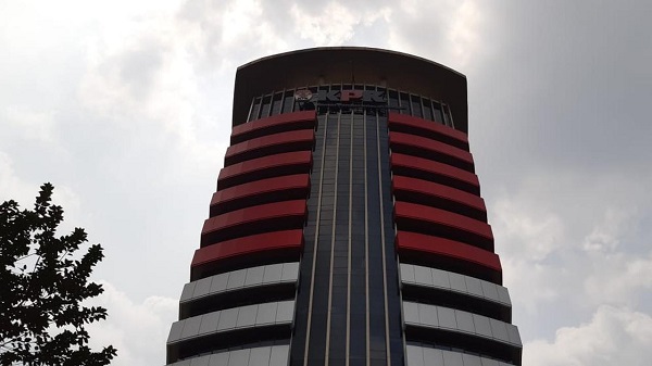 KPK Datangi Kantor DPP PDIP dan PPP